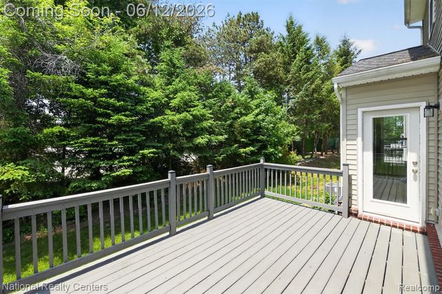 59697 Twin Pines Drive, New Hudson, MI 48165