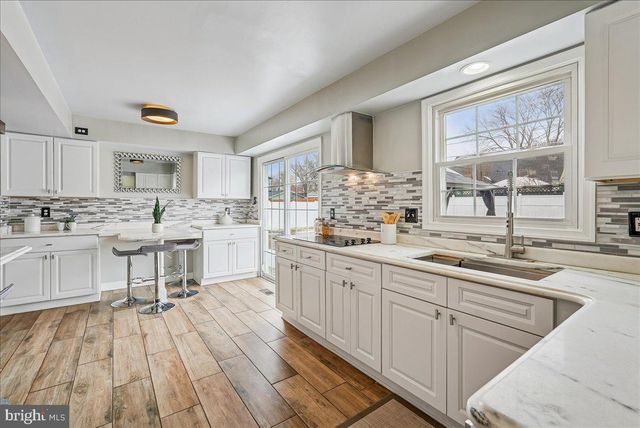 4407 MIDSTONE LN, Fairfax, VA 22033