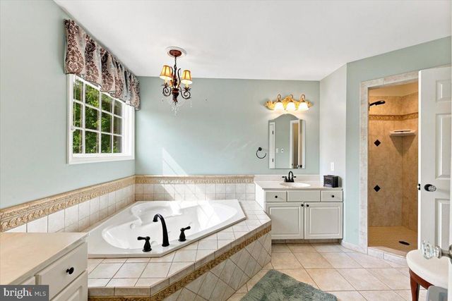19 RICKLAND DR, Sewell, NJ 08080