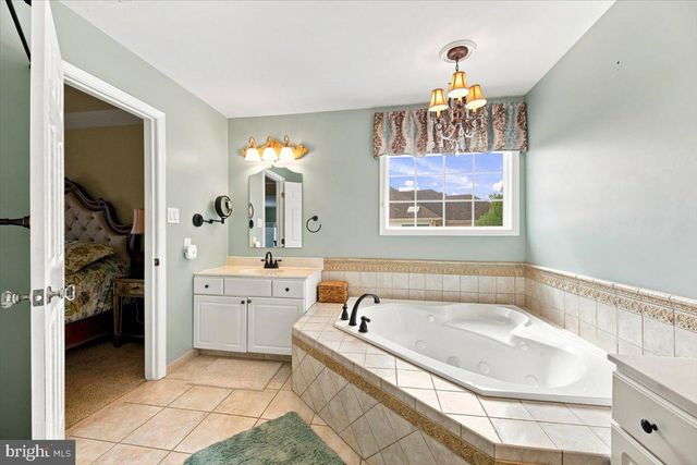 19 RICKLAND DR, Sewell, NJ 08080