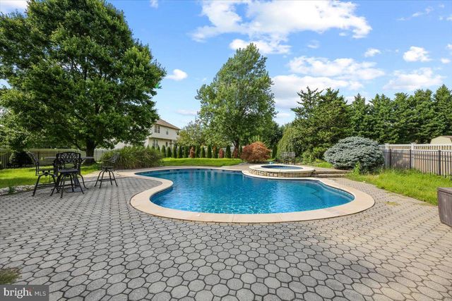 19 RICKLAND DR, Sewell, NJ 08080