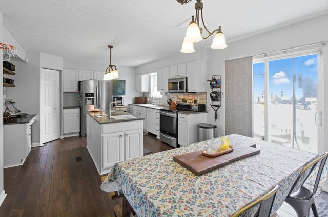 3153 Devonshire Drive, Delaware, OH 43015