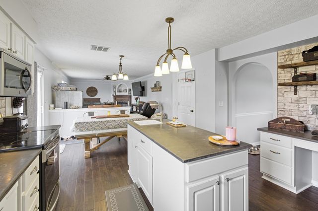 3153 Devonshire Drive, Delaware, OH 43015