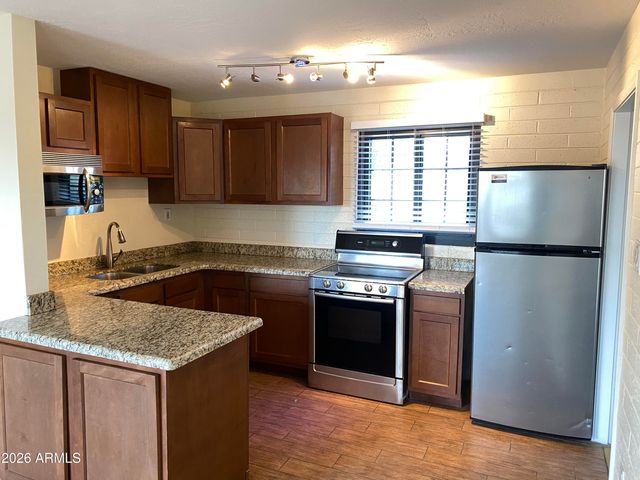 925 E HENRY Street, Tempe, AZ 85288