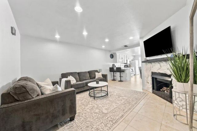 776 E Chase Avenue, El Cajon, CA 92020