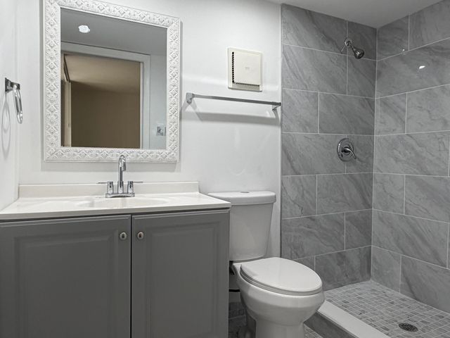 5220 Las Verdes Circle 317, Delray Beach, FL 33484