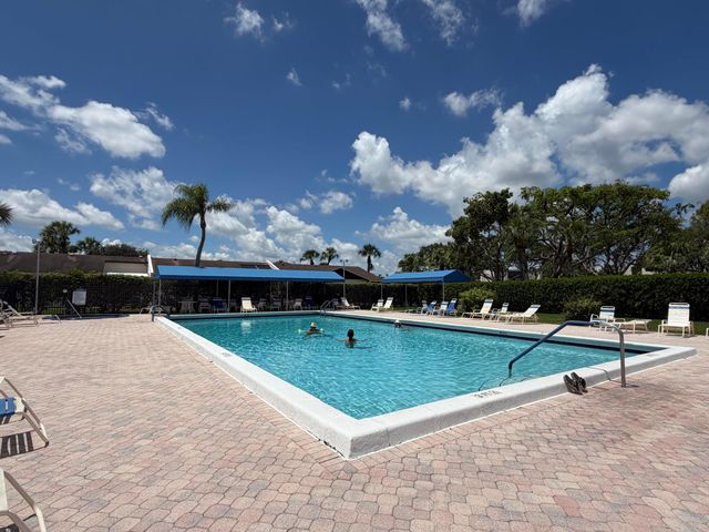 5220 Las Verdes Circle 317, Delray Beach, FL 33484