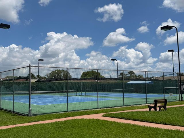 5220 Las Verdes Circle 317, Delray Beach, FL 33484