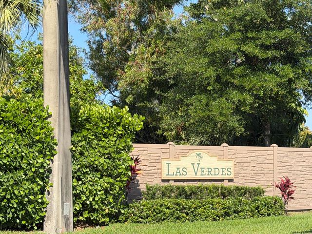 5220 Las Verdes Circle 317, Delray Beach, FL 33484