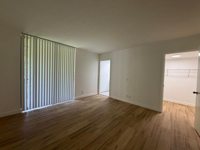 5220 Las Verdes Circle 317, Delray Beach, FL 33484