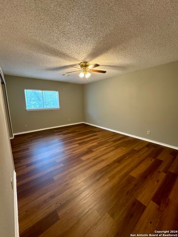 216 NEWROCK CRK, Schertz, TX 78154