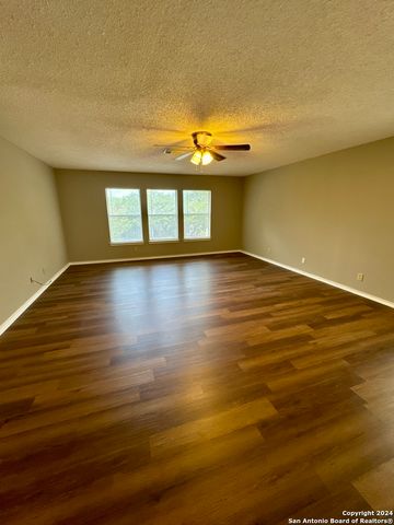 216 NEWROCK CRK, Schertz, TX 78154