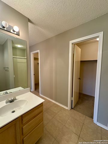 216 NEWROCK CRK, Schertz, TX 78154