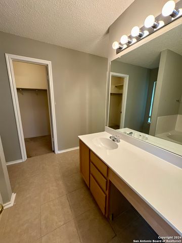 216 NEWROCK CRK, Schertz, TX 78154