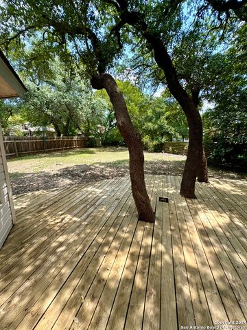 216 NEWROCK CRK, Schertz, TX 78154