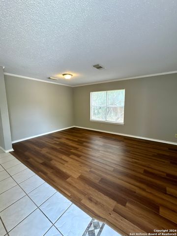 216 NEWROCK CRK, Schertz, TX 78154
