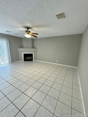 216 NEWROCK CRK, Schertz, TX 78154