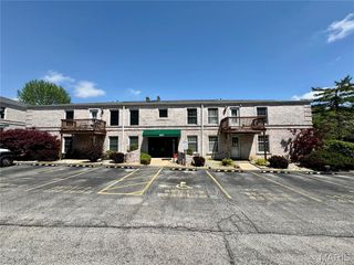 4351 Chateau De Ville Drive D, St Louis, MO 63129