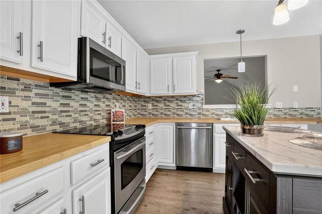 833 E 12th Street, Eudora, KS 66025