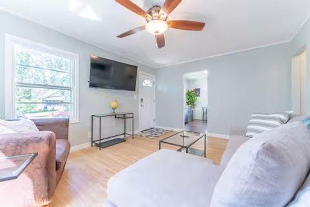 3851 Snelling Avenue, Minneapolis, MN 55406