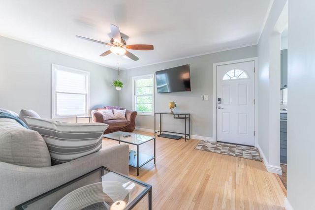 3851 Snelling Avenue, Minneapolis, MN 55406