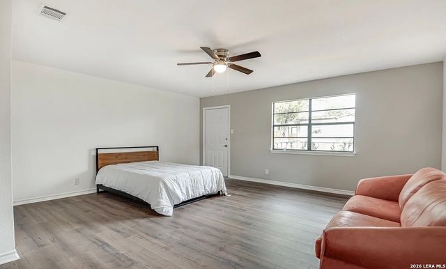 371 Gazel, San Antonio, TX 78213