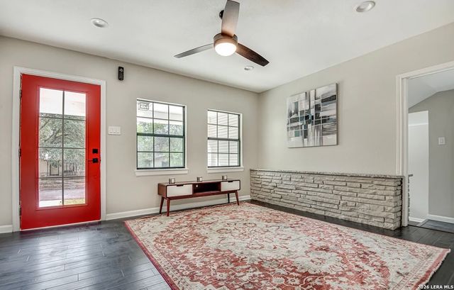 371 Gazel, San Antonio, TX 78213