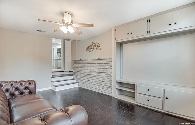 371 Gazel, San Antonio, TX 78213