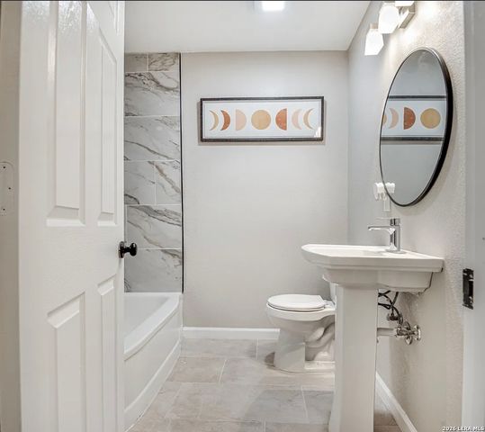 371 Gazel, San Antonio, TX 78213