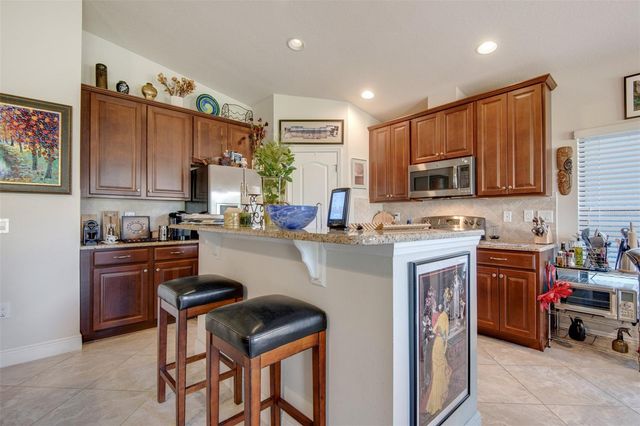 11020 TAHITI ISLE LANE, Tampa, FL 33647