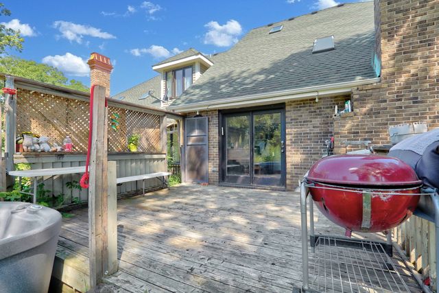 3947 Blackstone Avenue, Gurnee, IL 60031