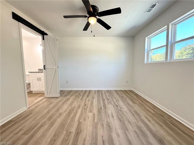 9354 Orchard Garden LN, Smithfield, VA 23430