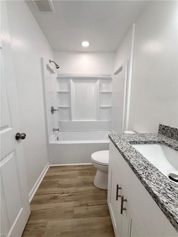 9354 Orchard Garden LN, Smithfield, VA 23430