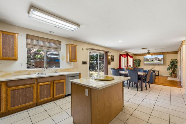 2047 Sandpebble St, Stockton, CA 95206