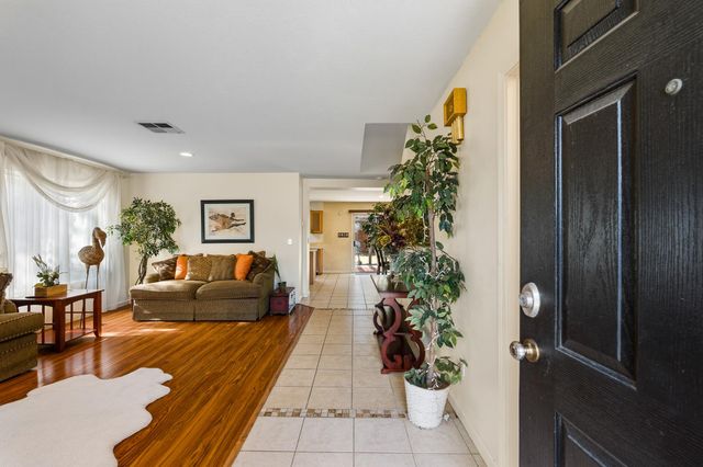 2047 Sandpebble St, Stockton, CA 95206