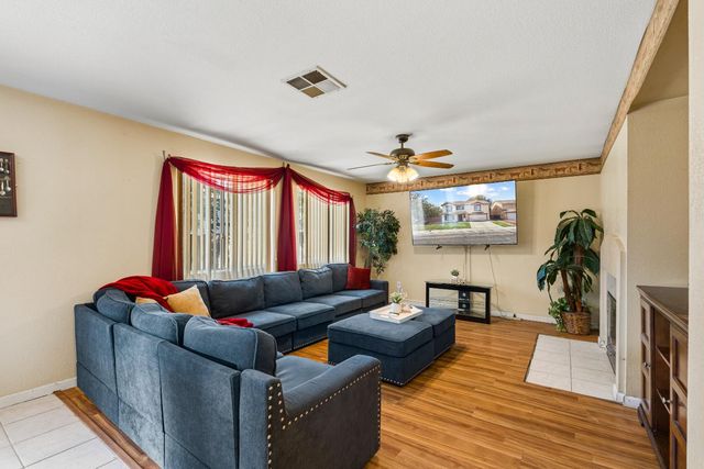 2047 Sandpebble St, Stockton, CA 95206