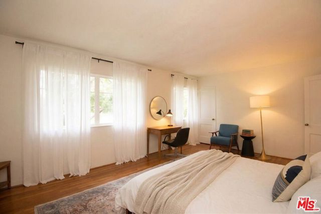 5482 Village, Los Angeles, CA 90016