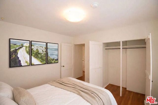 5482 Village, Los Angeles, CA 90016