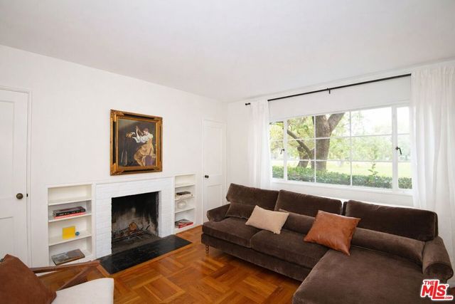 5482 Village, Los Angeles, CA 90016