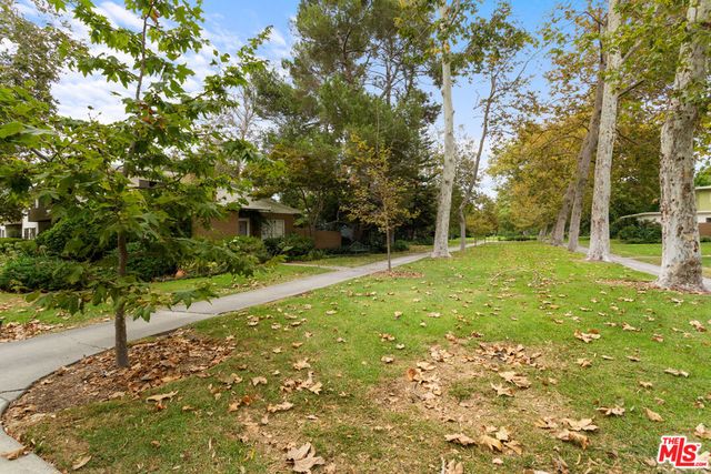 5482 Village, Los Angeles, CA 90016