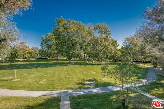 5482 Village, Los Angeles, CA 90016