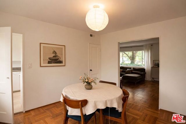 5482 Village, Los Angeles, CA 90016