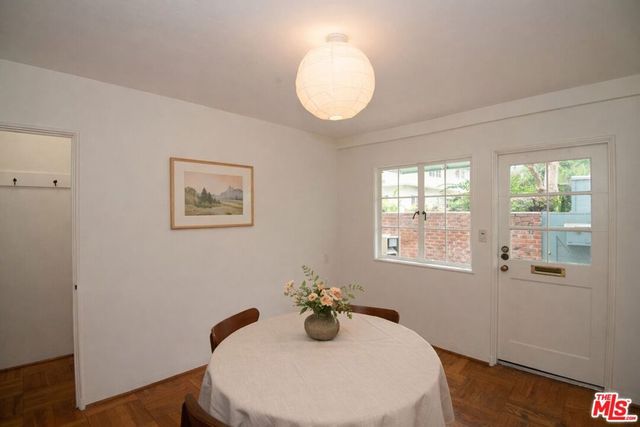 5482 Village, Los Angeles, CA 90016