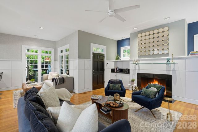1124 Dilworth Crescent Row, Charlotte, NC 28203