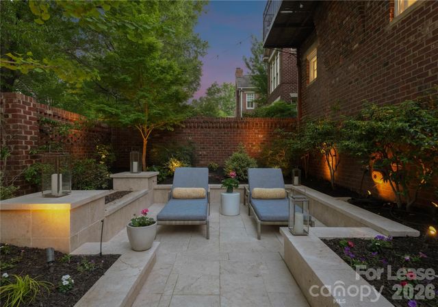 1124 Dilworth Crescent Row, Charlotte, NC 28203