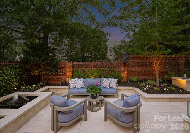 1124 Dilworth Crescent Row, Charlotte, NC 28203
