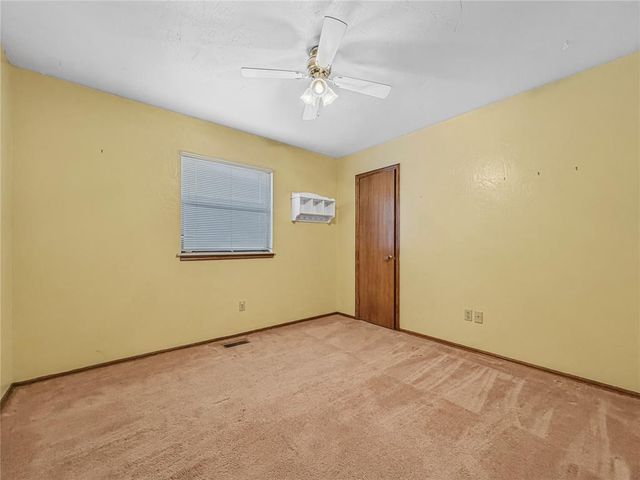 6816 N Waterwood Way, Warr Acres, OK 73132