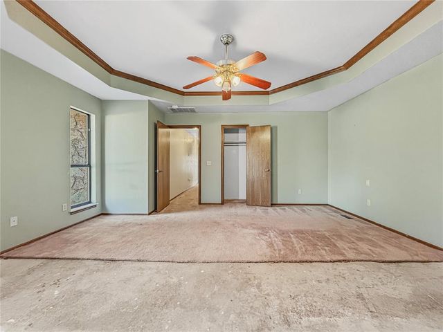 6816 N Waterwood Way, Warr Acres, OK 73132