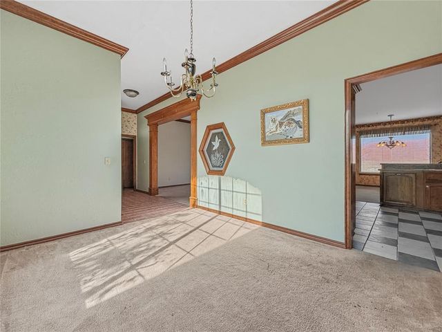 6816 N Waterwood Way, Warr Acres, OK 73132
