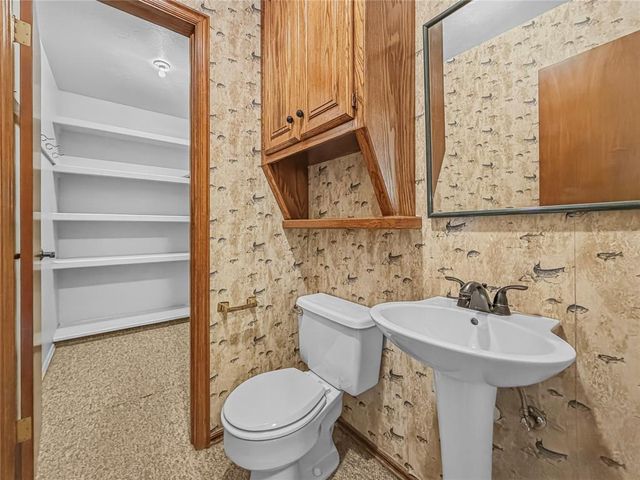 6816 N Waterwood Way, Warr Acres, OK 73132